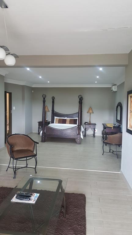 Fa'Trez Guest House & Spa Pretoria-Noord Esterno foto