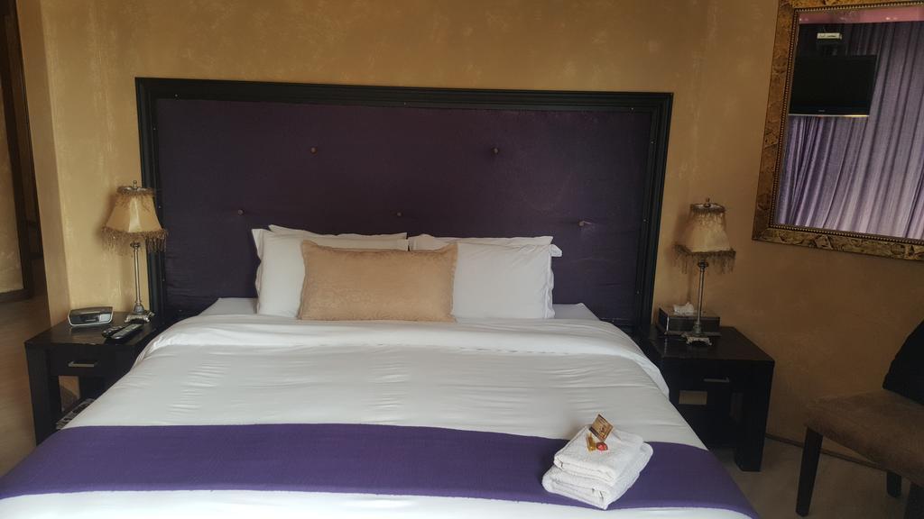 Fa'Trez Guest House & Spa Pretoria-Noord Esterno foto