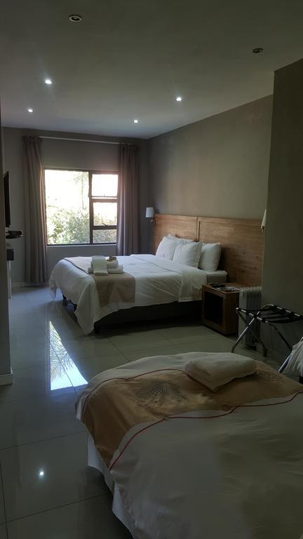 Fa'Trez Guest House & Spa Pretoria-Noord Esterno foto