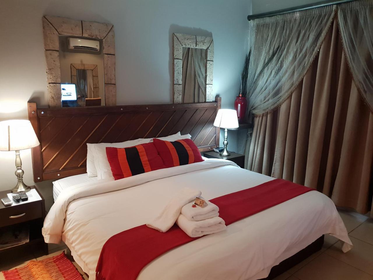 Fa'Trez Guest House & Spa Pretoria-Noord Esterno foto